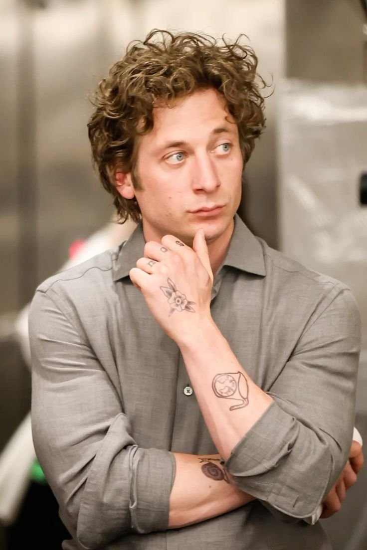 jeremy allen white